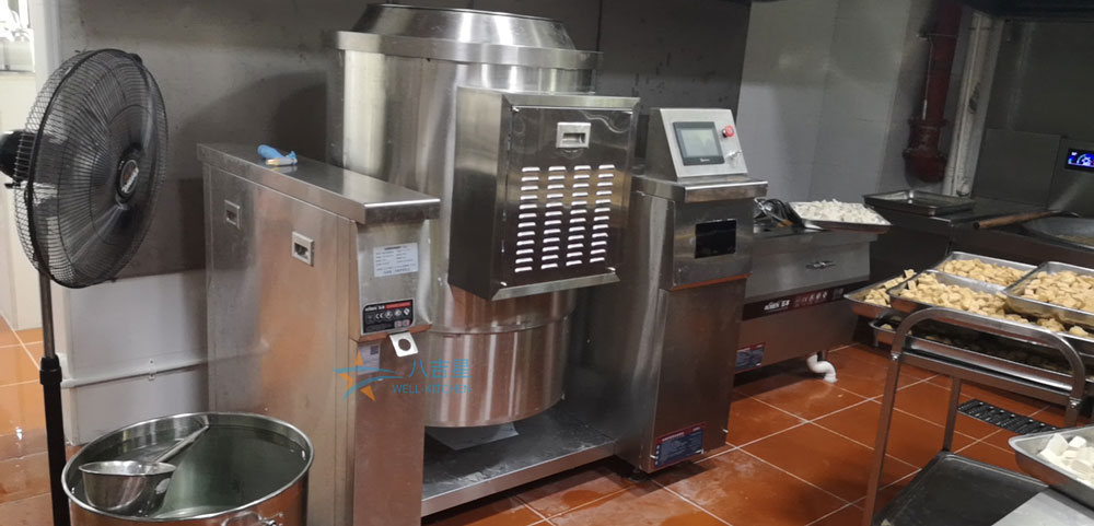 通藝實驗學校食堂廚房大型智能炒菜機